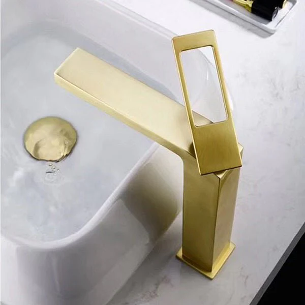 Cascada Aosta Contemporary Single-Handle Faucet - Brushed Gold, Streamlined Design - Image 4