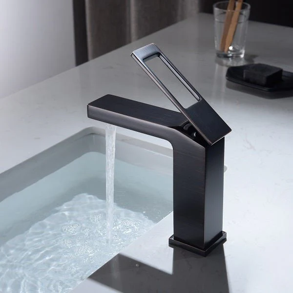 Cascada Aosta Sleek Single-Handle Faucet - Oil Rubbed Bronze with Streamlined Design - Image 3