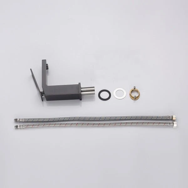 Cascada Aosta Sleek Single-Handle Faucet - Oil Rubbed Bronze with Streamlined Design - Image 5