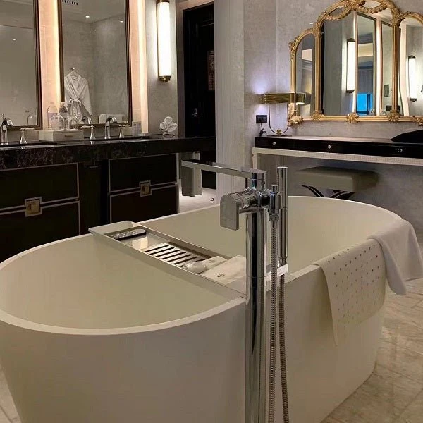 Modern Cascada Freestanding White Soaking Bathtub with Stainless Steel Drain and Overflow - Image 4